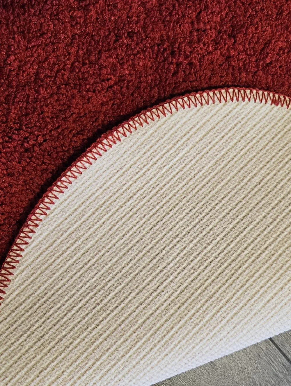 Red heart bath rug